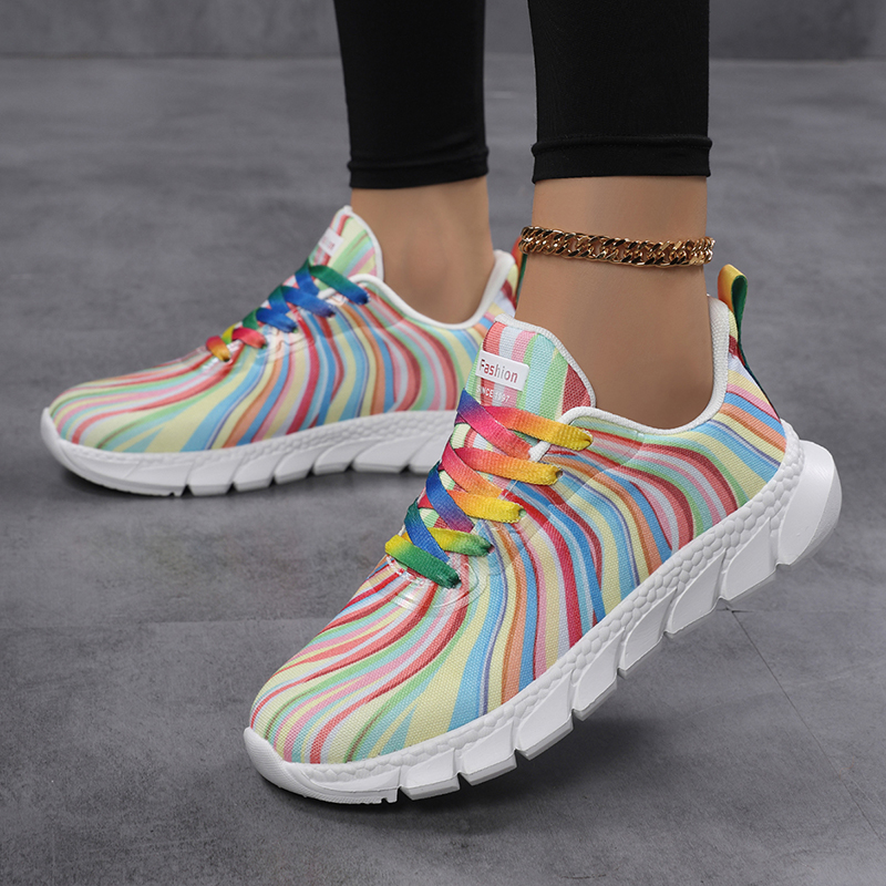 Regenbogenfarbene gestreifte S – Knit Fabric Lace Up Sneakers Bewertung und Preis
